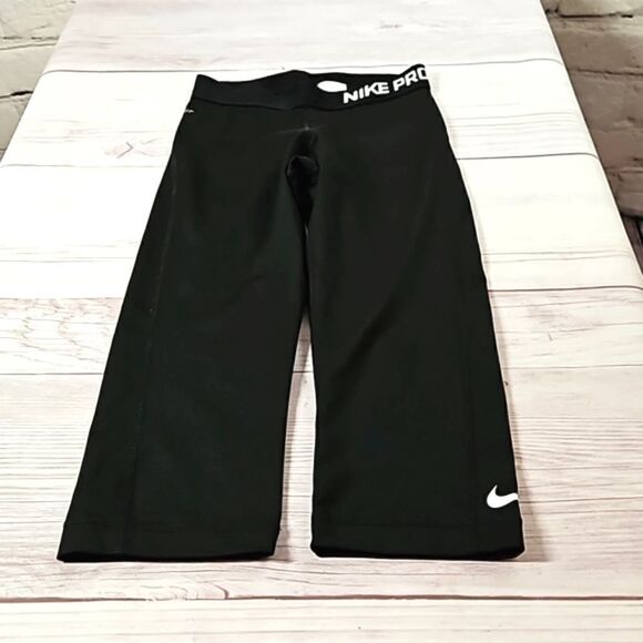 Nike Pro Capris - Picture 4 of 8